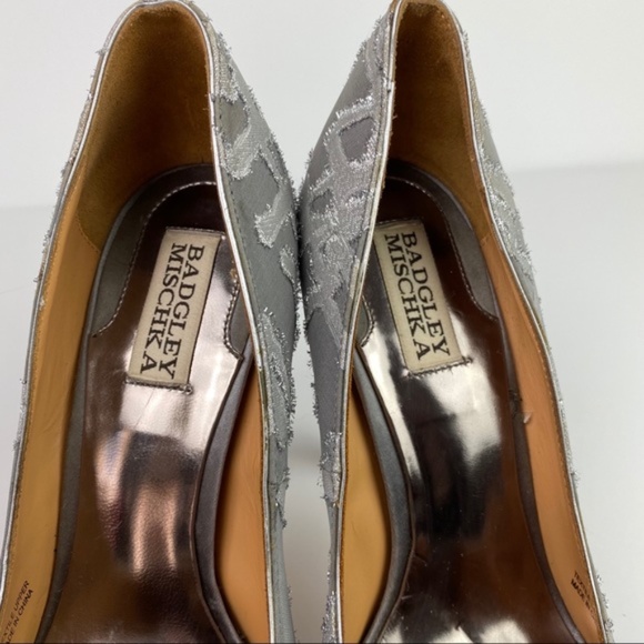 Badgley Mischka | Gray Silver Roxie Platform Pumps 8M - Picture 5 of 11